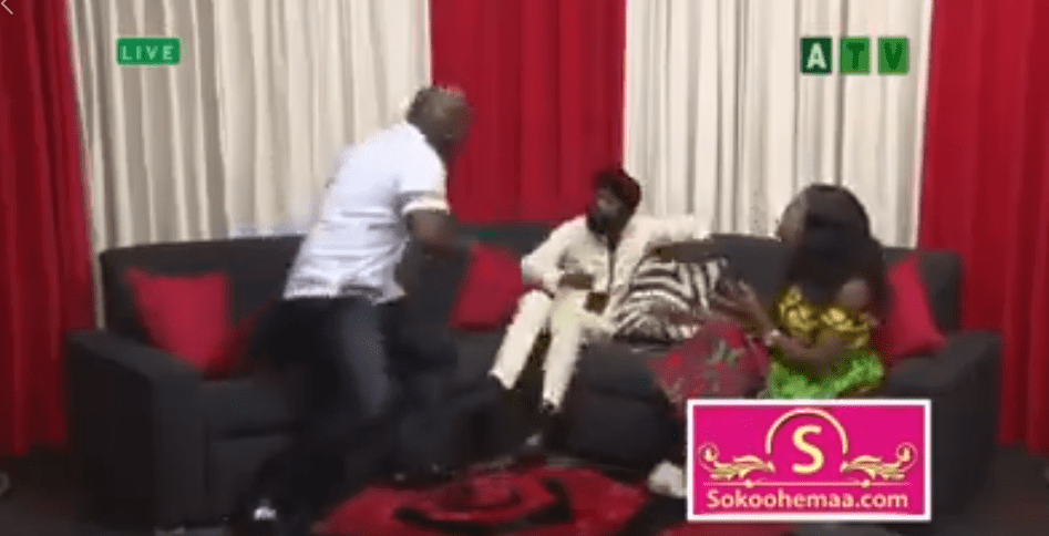 You are currently viewing Watch as Ghanaian boxer, Ayittey Powers, beats up comedian Baba Spirit  on Live TV