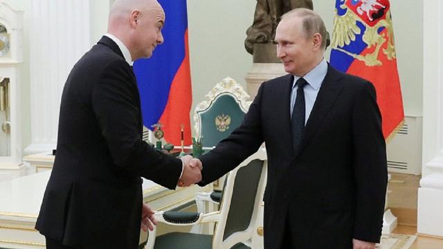 Read more about the article 100 days to World Cup: Putin plays soccer with FIFA boss others