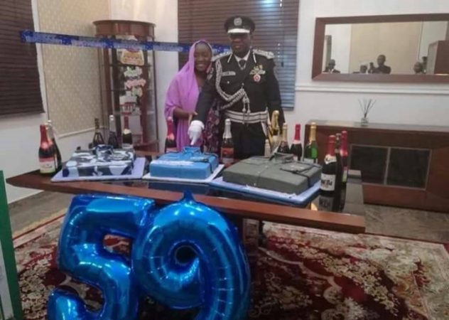 You are currently viewing Who Is The Boss?? 5 Days After Buhari Ordered IGP Idris To Relocate To Benue, He Was Busy Cutting Birthday Cake