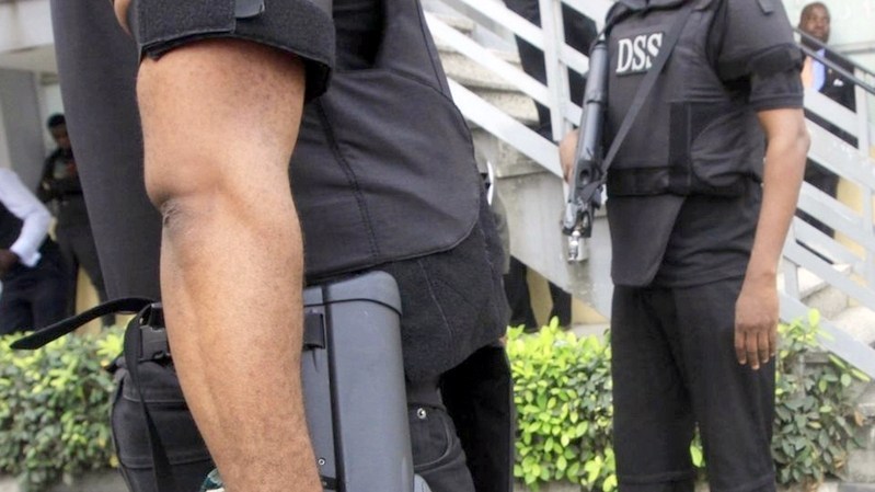 Read more about the article DSS operatives invade residence of ex-NIA DG