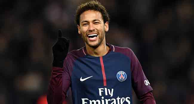 You are currently viewing After Operation, Brazil Star Neymar Jnr Is Back In Paris Saint-Germain